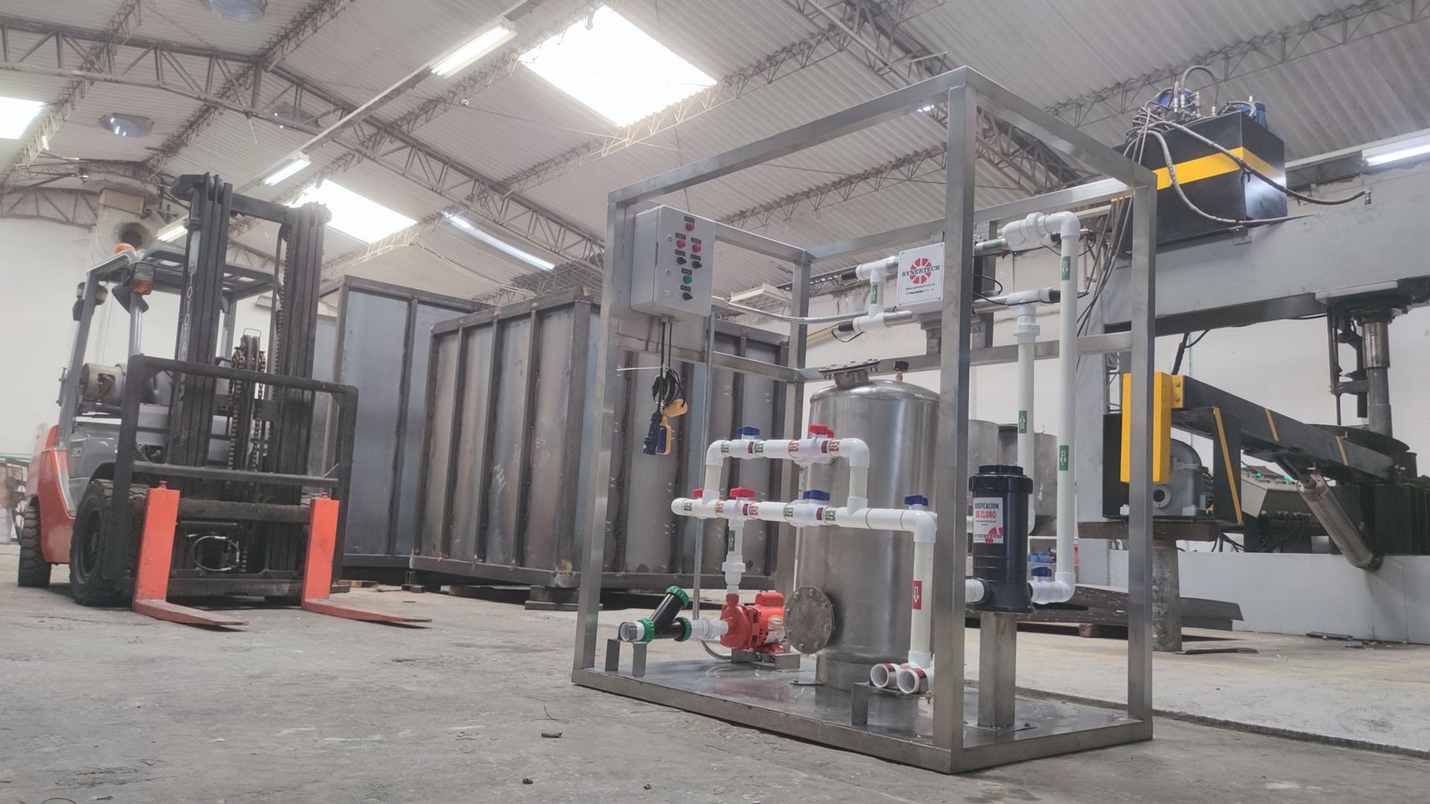 Planta contenedorizada para tratamiento de aguas residuales y agua potable COD 230: PURIFICADORA BAJO ZERO